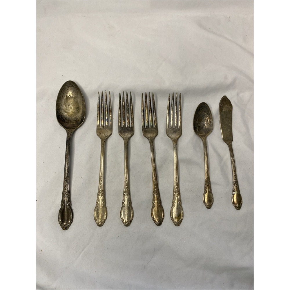 Lot Of 1881 Rogers Oneida Silver plate Enchantment Replacements Spoons Forks